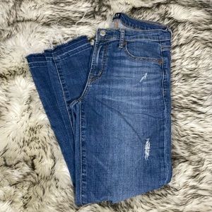Gap, true skinny, distressed jean 28